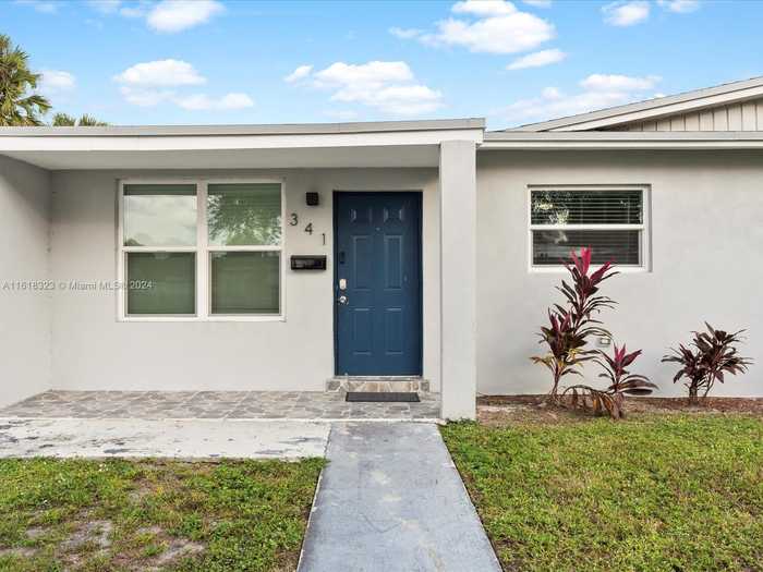 photo 2: 341 SW 67th Ave, Pembroke Pines FL 33023