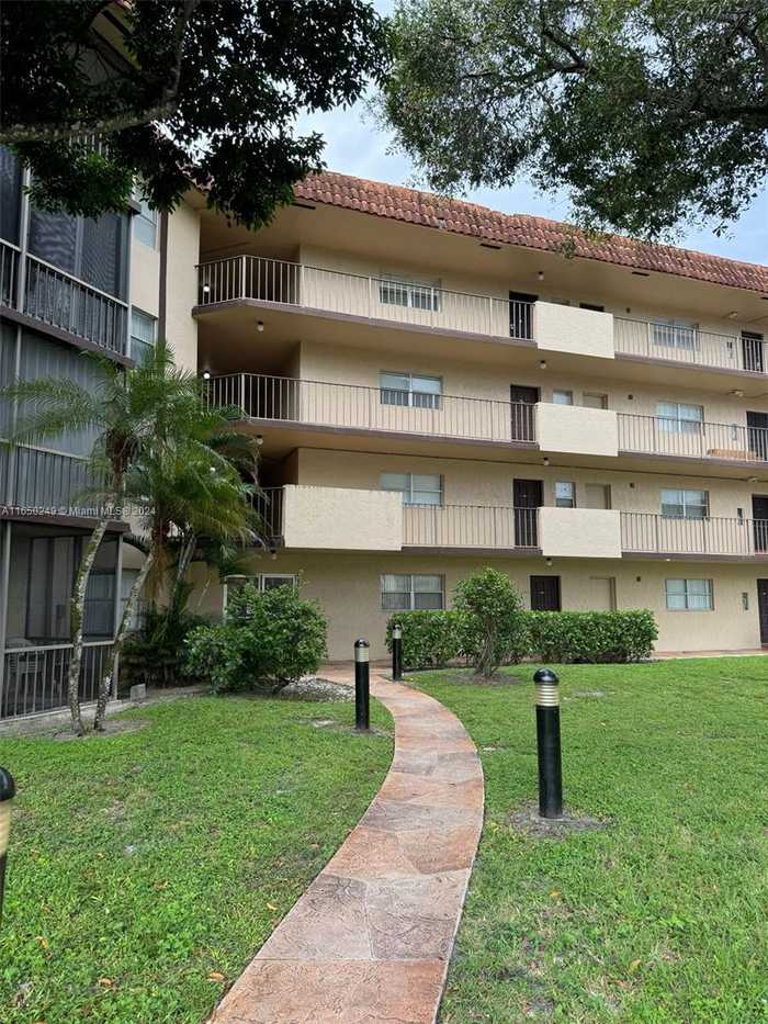 photo 2: 6200 S Falls Cir Dr Unit 411, Lauderhill FL 33319