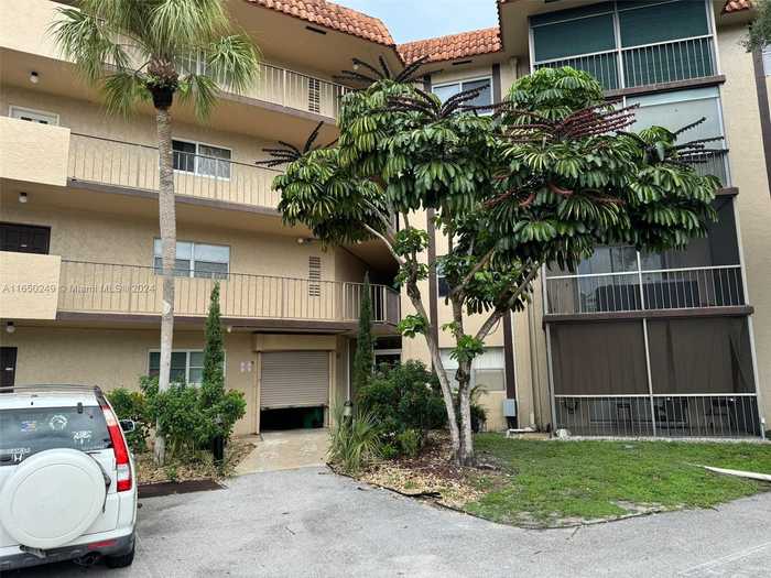 photo 21: 6200 S Falls Cir Dr Unit 411, Lauderhill FL 33319