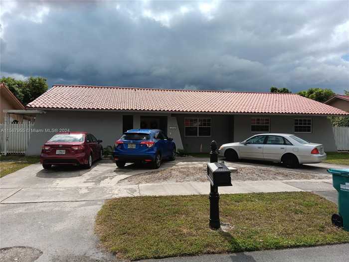 photo 1: 13042 SW 5TH ST, Miami FL 33184