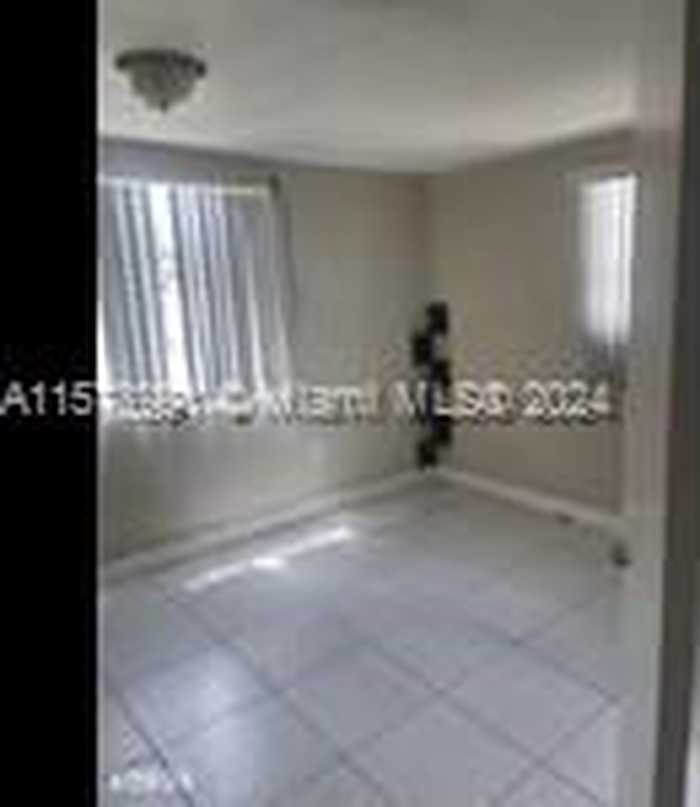 photo 7: 3411 NW 211th St, Miami Gardens FL 33056