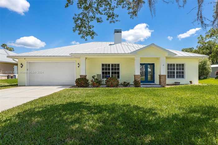 photo 1: 1724 Caloosa Estates Ct, La Belle FL 33935