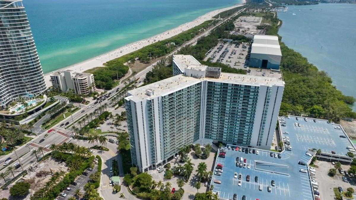 photo 3: 100 Bayview Dr Unit 1024, Sunny Isles Beach FL 33160