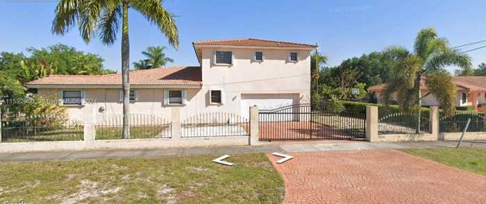 photo 1: 15101 NW 10th Ct, Miami FL 33169