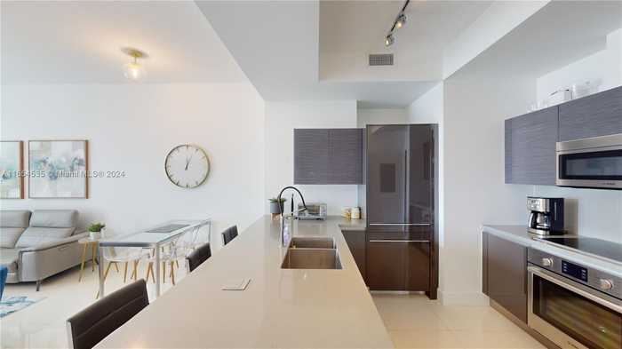 photo 2: 1080 Brickell Ave Unit 2804, Miami FL 33131