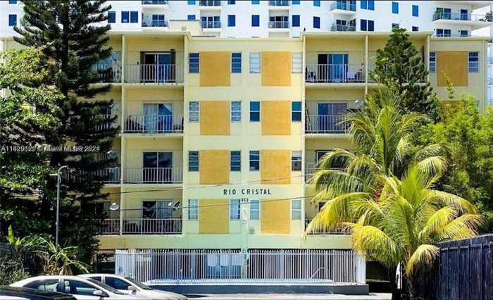 photo 1: 453 SW 2nd St Unit 107A, Miami FL 33130