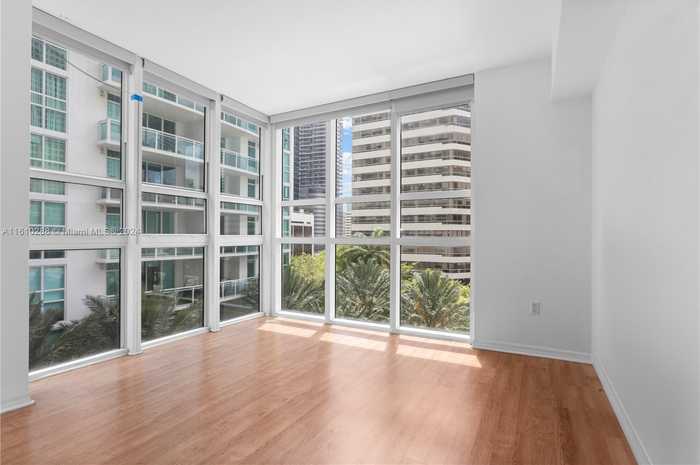 photo 1: 950 Brickell Bay Dr Unit 501, Miami FL 33131