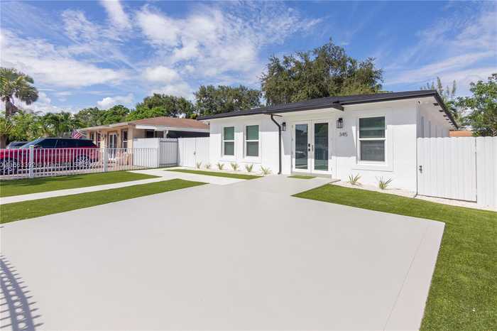 photo 2: 345 NW 45th St, Miami FL 33127