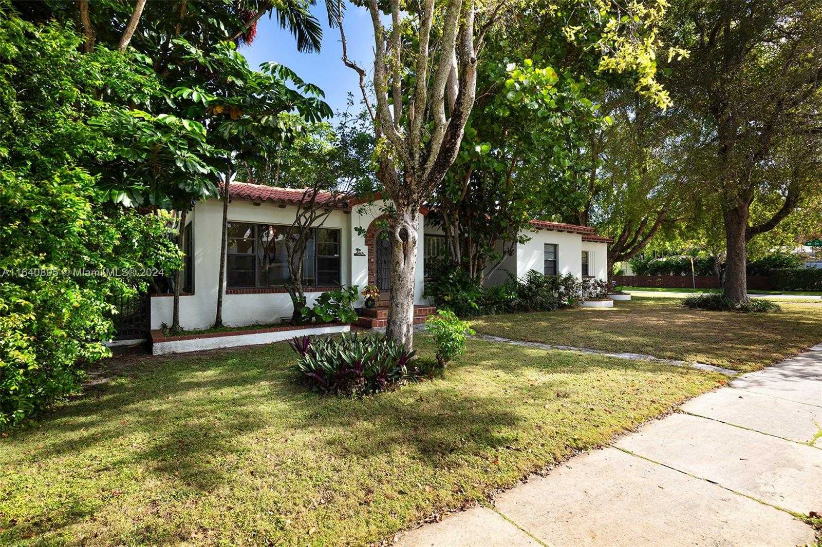 photo 3: 485 NE 96th St, Miami Shores FL 33138