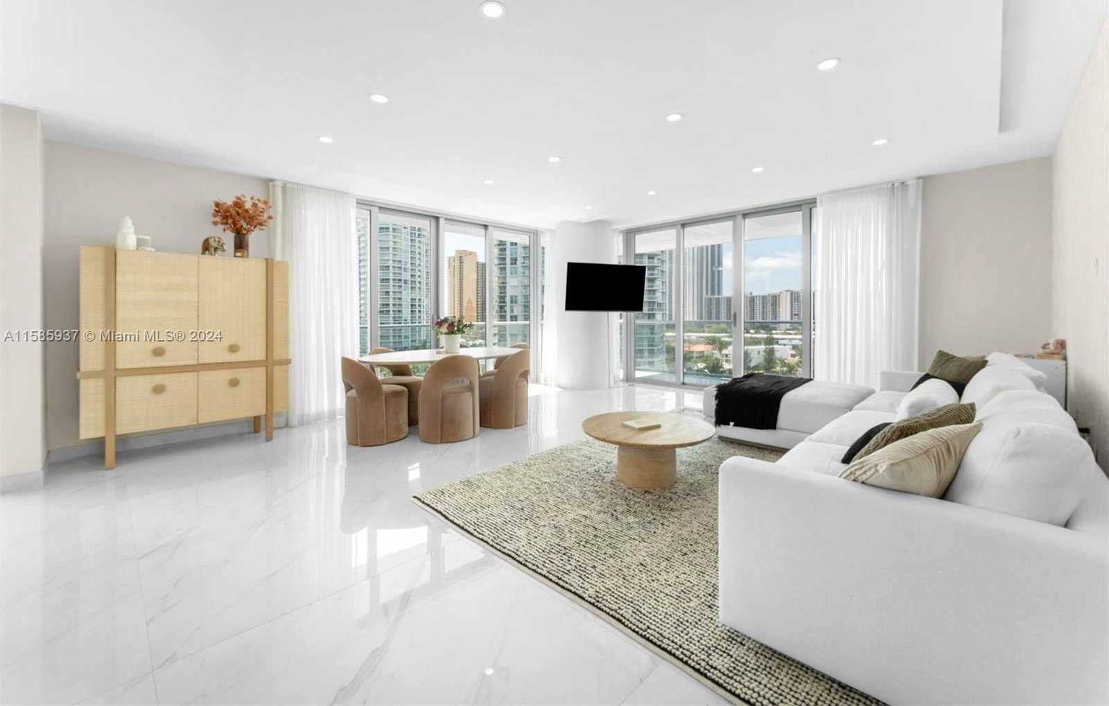 photo 3: 330 Sunny Isles Blvd Unit 5-808, Sunny Isles Beach FL 33160