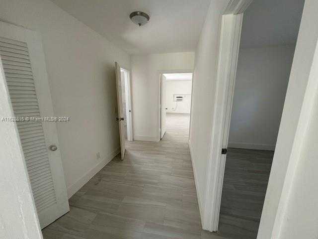 photo 3: 930 SW 29th St, Fort Lauderdale FL 33315