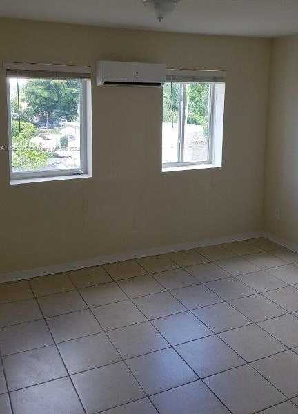 photo 1: 1021 NW 3rd St Unit 307, Miami FL 33128