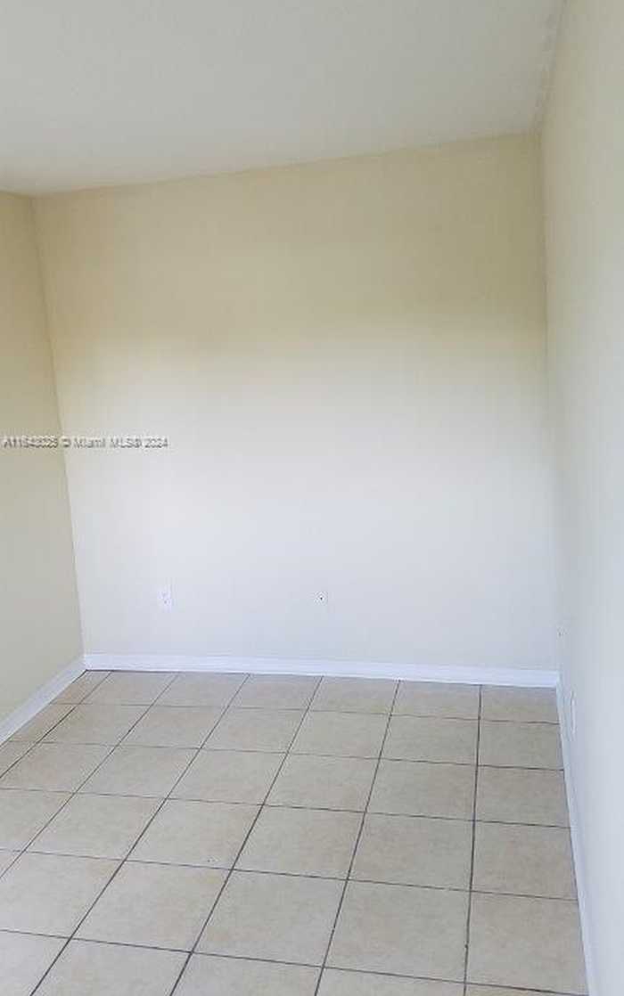 photo 2: 1021 NW 3rd St Unit 307, Miami FL 33128