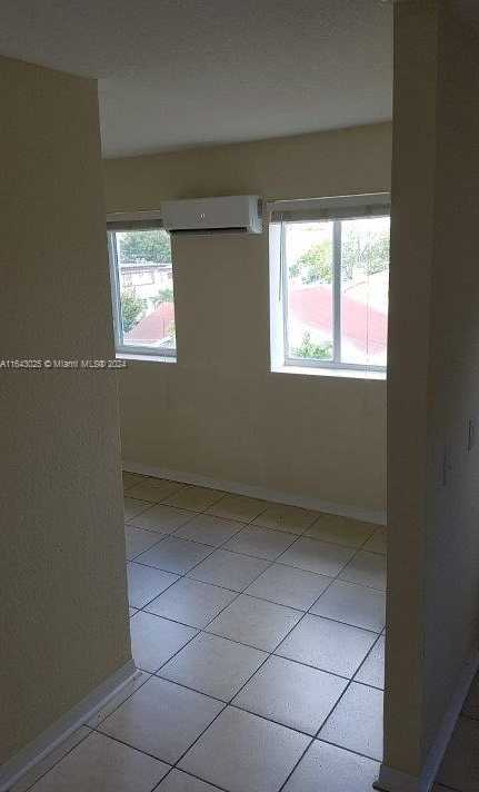 photo 3: 1021 NW 3rd St Unit 307, Miami FL 33128