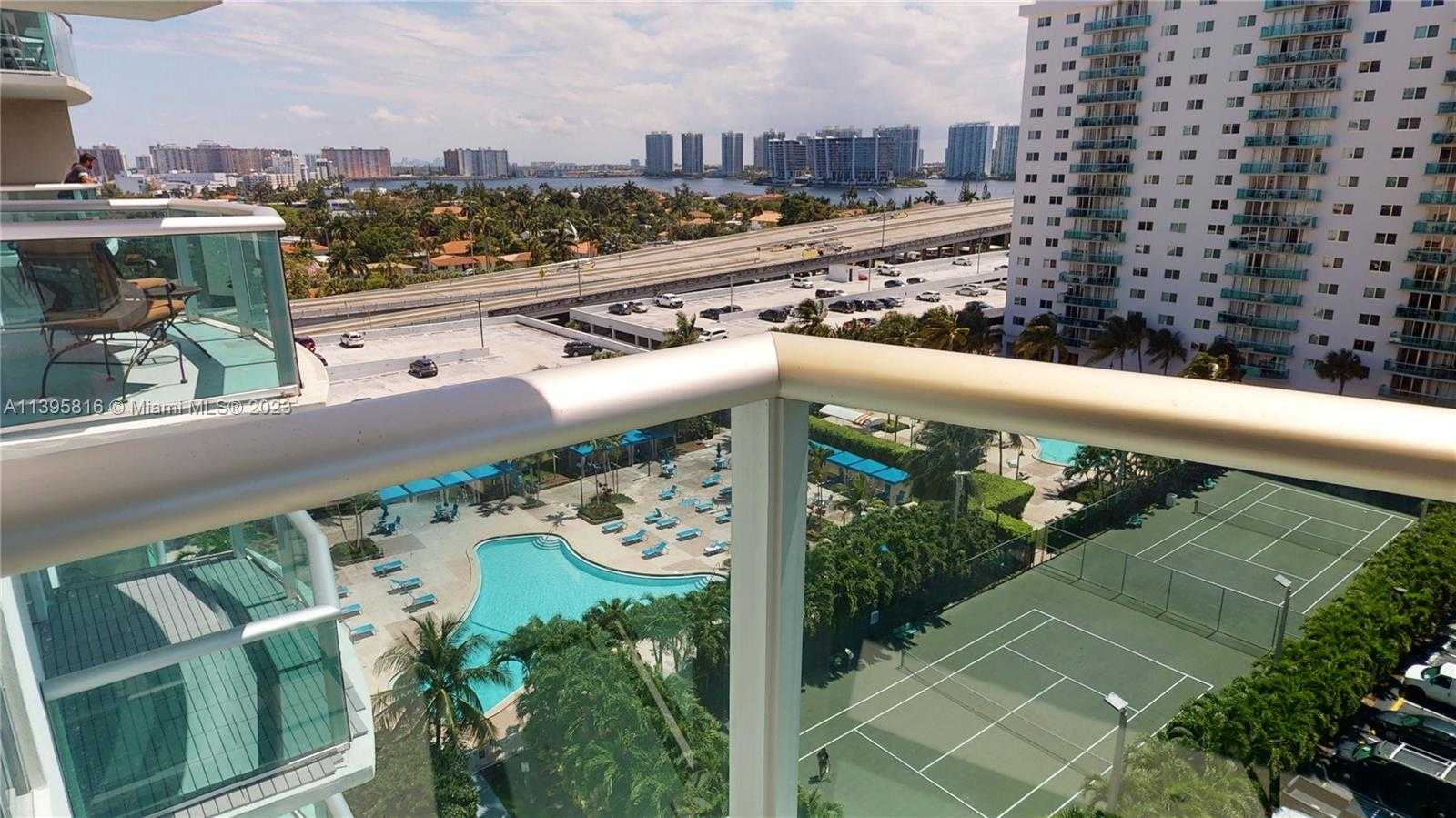 photo 3: 19370 Collins Ave Unit 1016, Sunny Isles Beach FL 33160