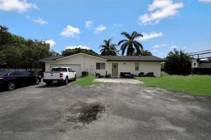 photo 1: 23100 SW 192nd Ave, Miami FL 33170