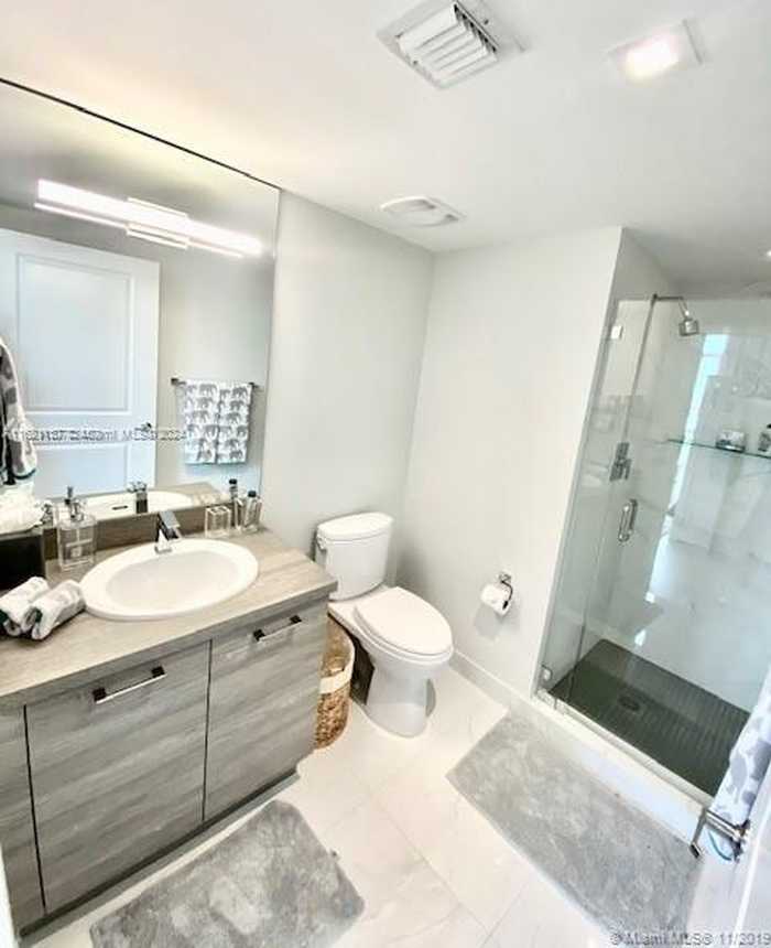 photo 22: 400 Sunny Isles Blvd Unit 915, Sunny Isles Beach FL 33160