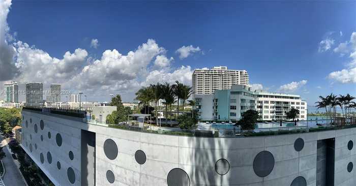 photo 1: 650 NE 32nd St Unit 1008, Miami FL 33137