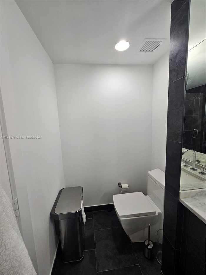 photo 33: 900 Biscayne Blvd Unit 1402, Miami FL 33132