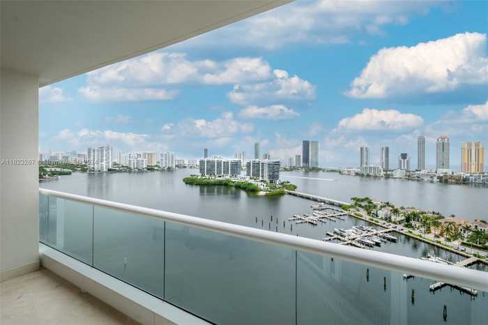 photo 1: 7000 Island Blvd Unit 2204, Aventura FL 33160