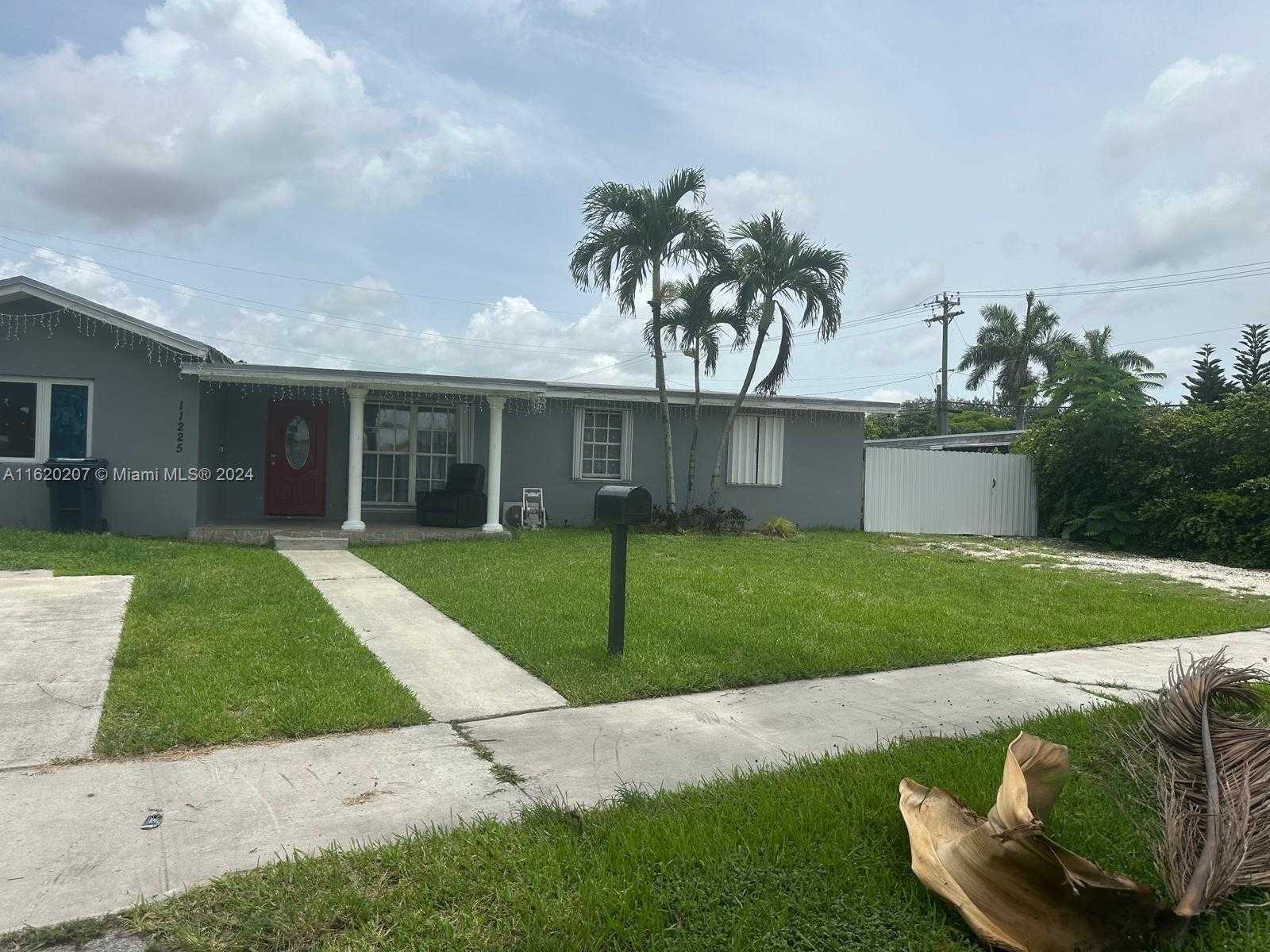 photo 3: 11225 SW 47th Ter, Miami FL 33165