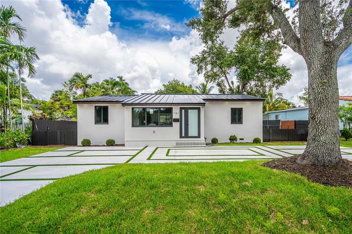 photo 1: 1161 Plover Ave, Miami Springs FL 33166