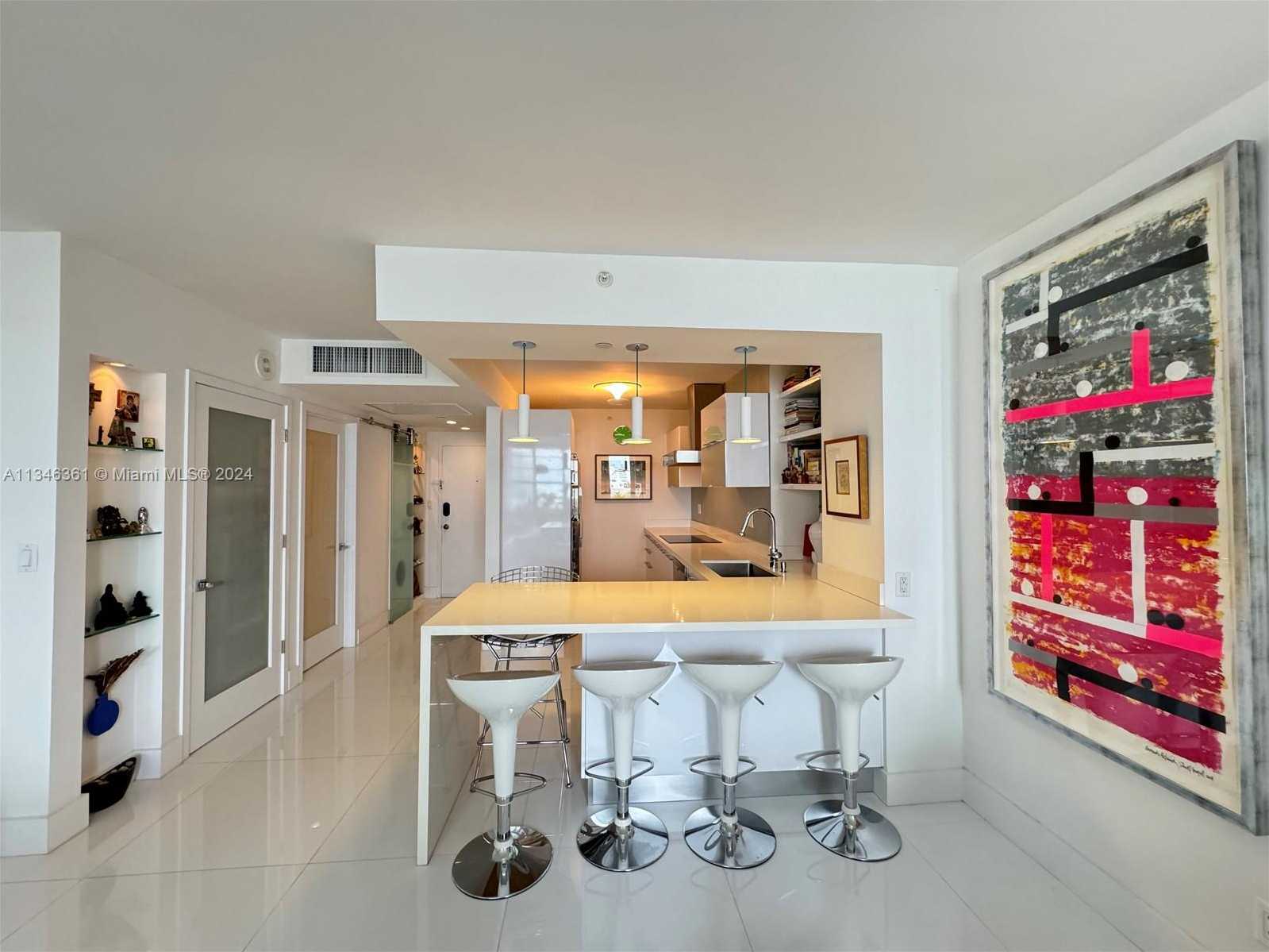 photo 2: 100 Lincoln Rd Unit 1022, Miami Beach FL 33139