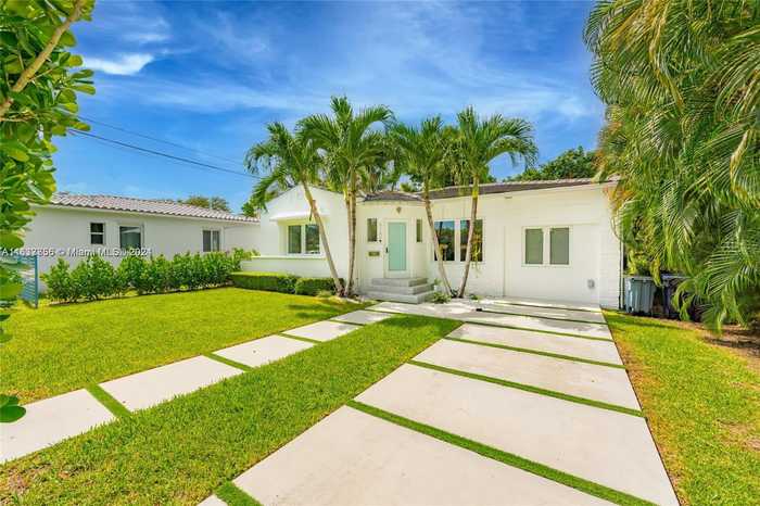 photo 1: 5120 Cherokee Ave, Miami Beach FL 33140