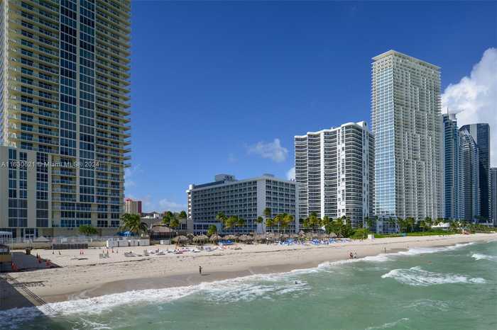 photo 23: Unit 1804, Sunny Isles Beach FL 33160