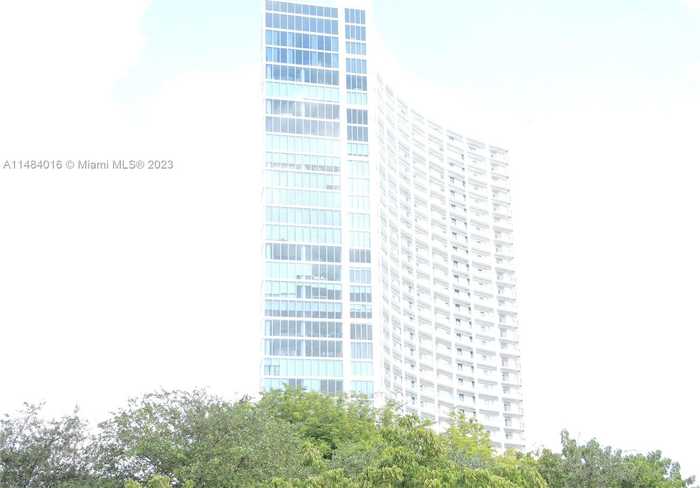 photo 1: 601 NE 36th St Unit 2203, Miami FL 33137