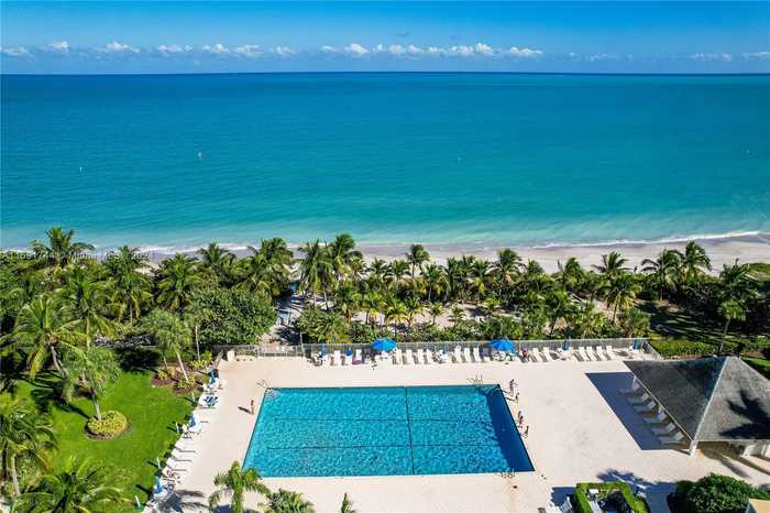 photo 1: 881 Ocean Dr Unit 11B, Key Biscayne FL 33149