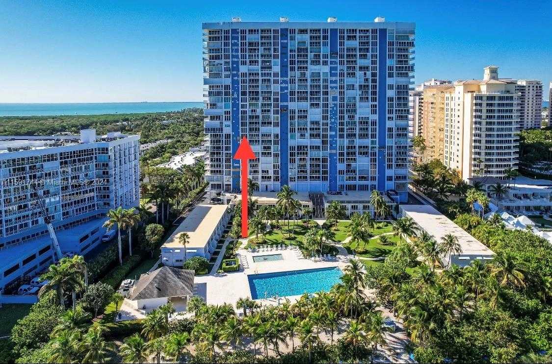 photo 3: 881 Ocean Dr Unit 11B, Key Biscayne FL 33149