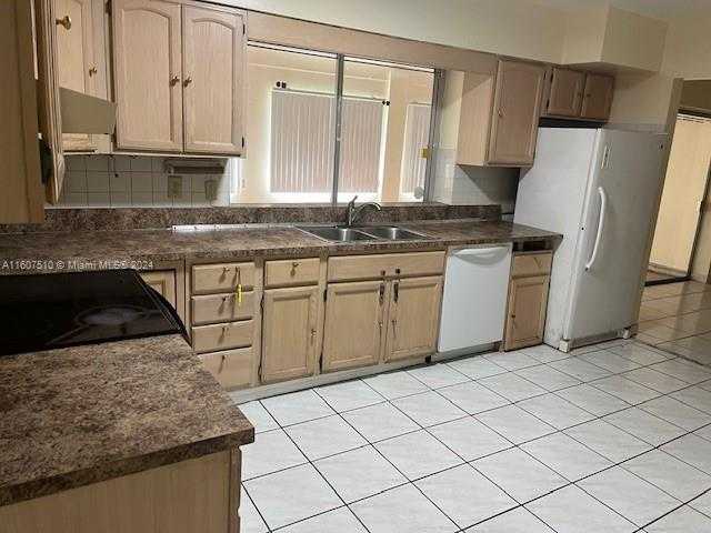 photo 3: 12905 NE 4th Ave, North Miami FL 33161