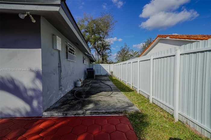 photo 28: 3021 SW 101st Ct, Miami FL 33165