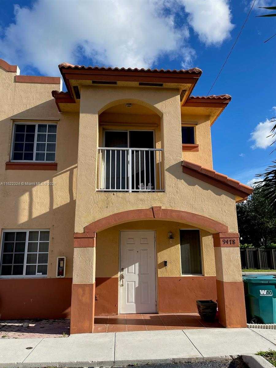 photo 1: 9478 NW 114th Ter Unit 1, Hialeah Gardens FL 33018