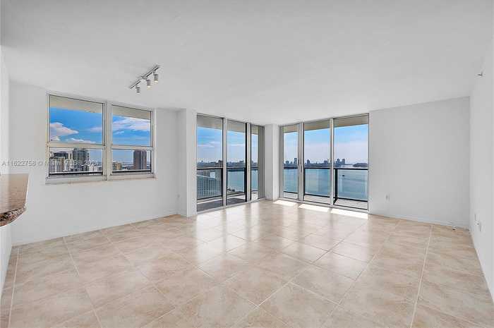 photo 2: 1155 Brickell Bay Dr Unit 3410, Miami FL 33131