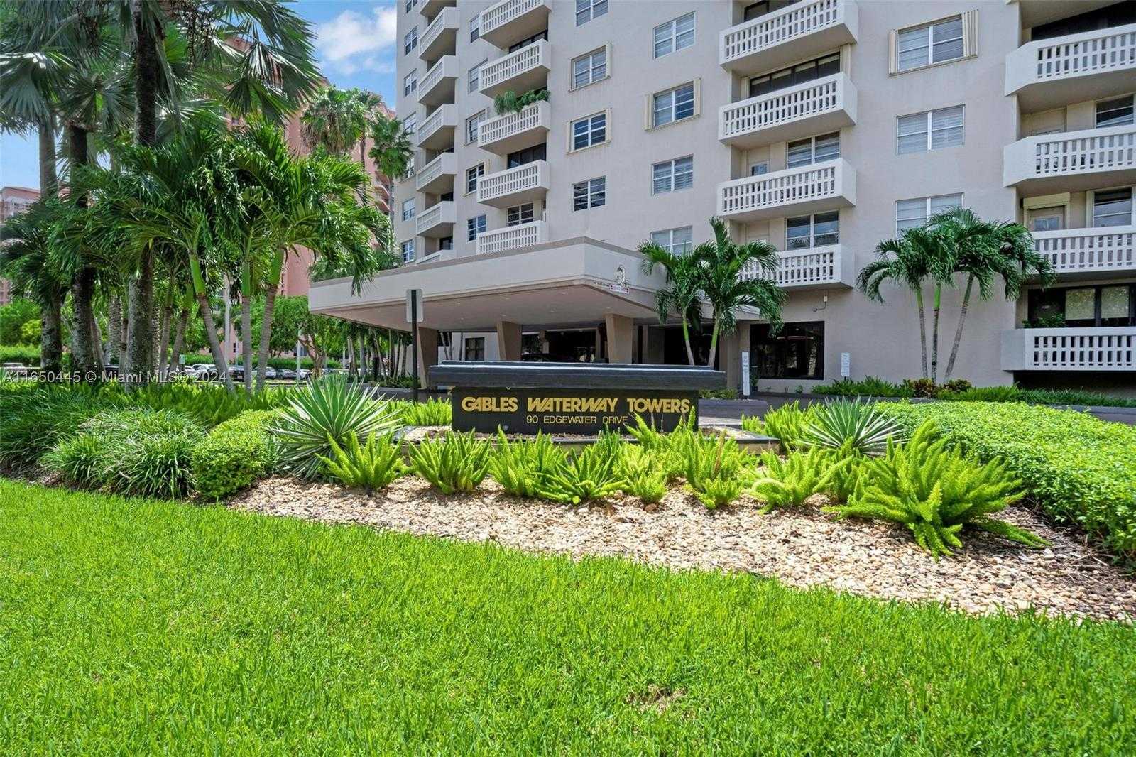 photo 3: 90 Edgewater Dr Unit PH03, Coral Gables FL 33133