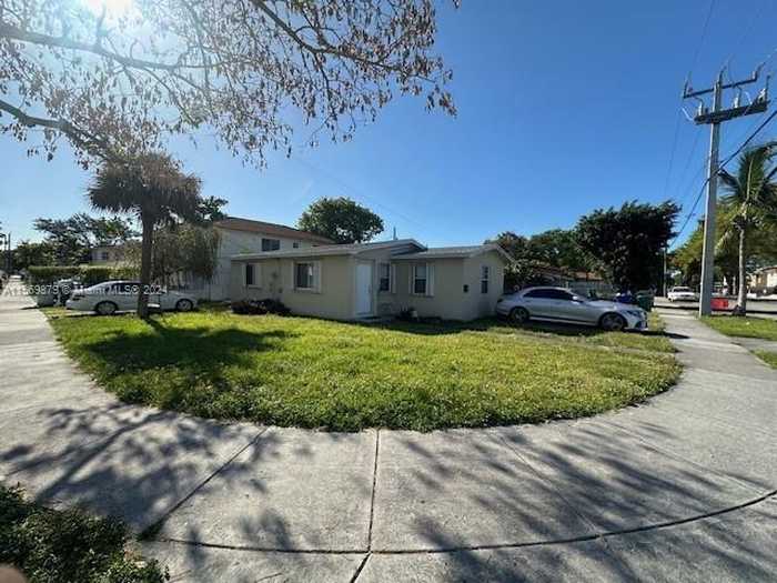 photo 1: 2994 SW 11th St, Miami FL 33135