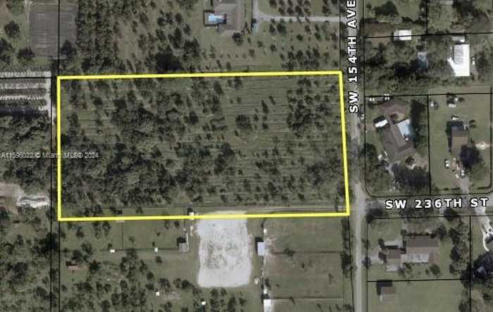 photo 1: 23550 SW 154 AV, Unincorporated Dade County FL 33032