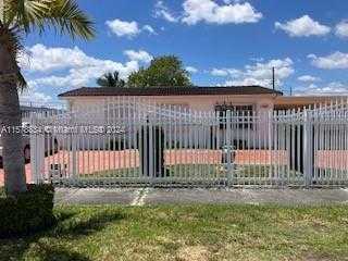 photo 3: 3610 SW 105th Ct, Miami FL 33165