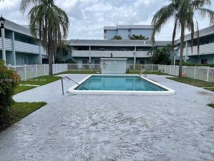 photo 8: 4251 NW 5th St Unit 112, Plantation FL 33317