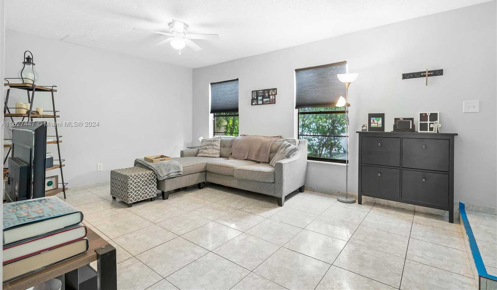 photo 2: 3 Laredo Pl Unit 6-10, Davie FL 33324