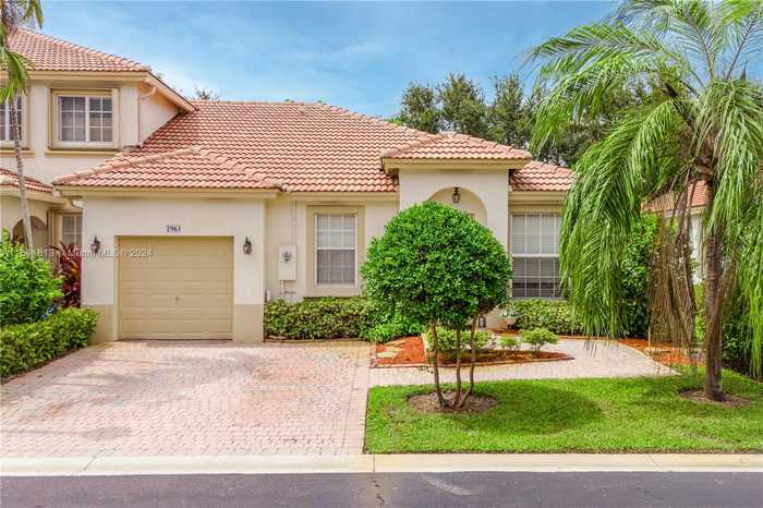 photo 1: 7961 NW 20th St Unit 0, Pembroke Pines FL 33024