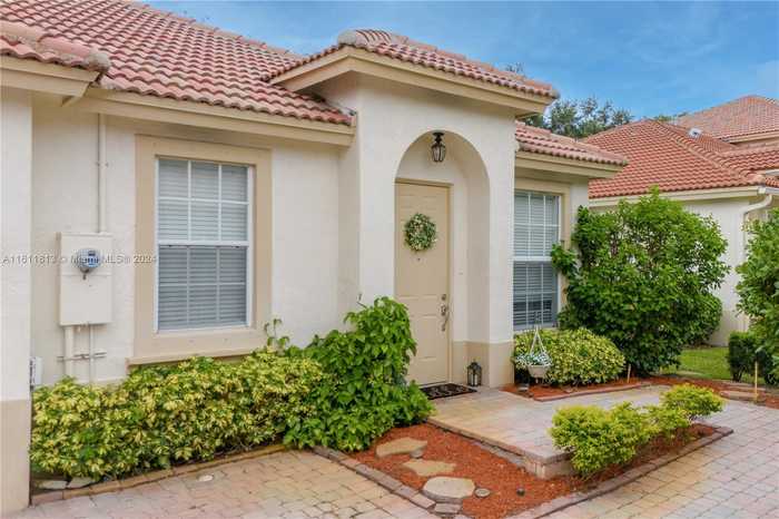 photo 2: 7961 NW 20th St Unit 0, Pembroke Pines FL 33024