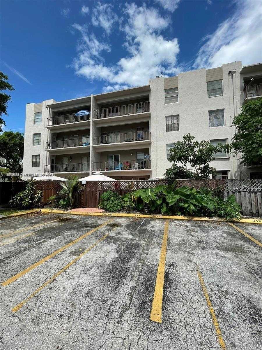 photo 1: 5755 W 20th Ave Unit 212, Hialeah FL 33012