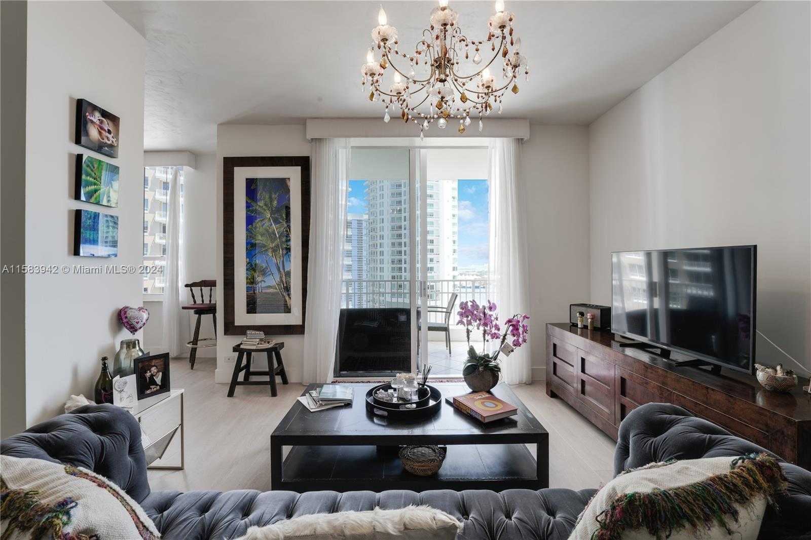 photo 3: 701 Brickell Key Blvd Unit LPH-06, Miami FL 33131