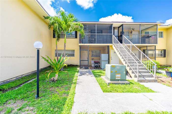 photo 1: 15609 SW 73rd Cir Ter Unit 8-5, Miami FL 33193