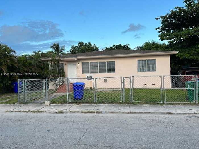 photo 1: 831 SW 31st Ct, Miami FL 33135