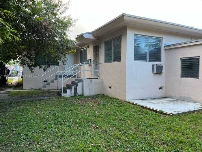 photo 2: 831 SW 31st Ct, Miami FL 33135