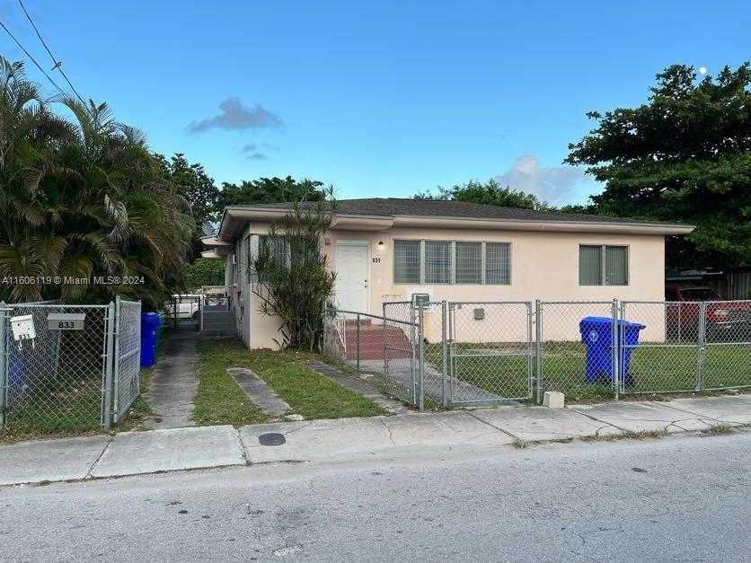 photo 3: 831 SW 31st Ct, Miami FL 33135